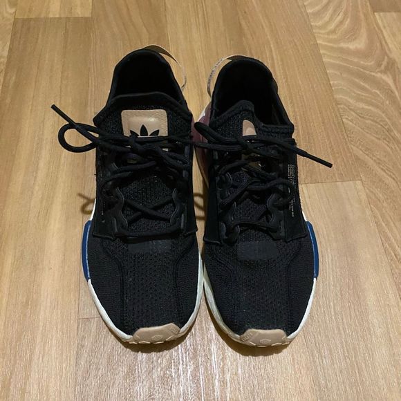 Adidas Youth NMD R1 V2 Sneakers | 4 - Picture 4 of 8